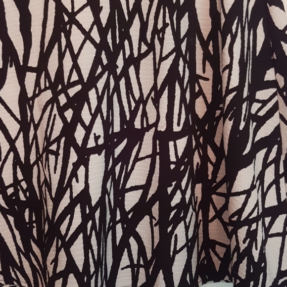 Forever 21 Abstract Pattern Skirt - Picture 3 of 8